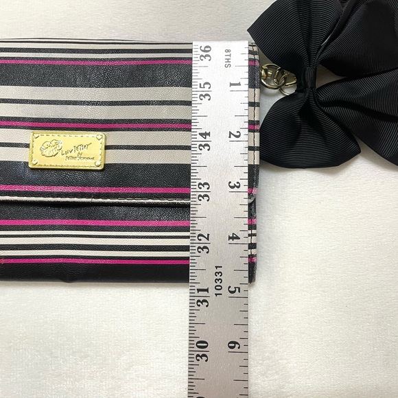 LUV Betsey Johnson Striped Pink Faux Leather & Chain Crossbody Wallet Bag - Picture 9 of 9